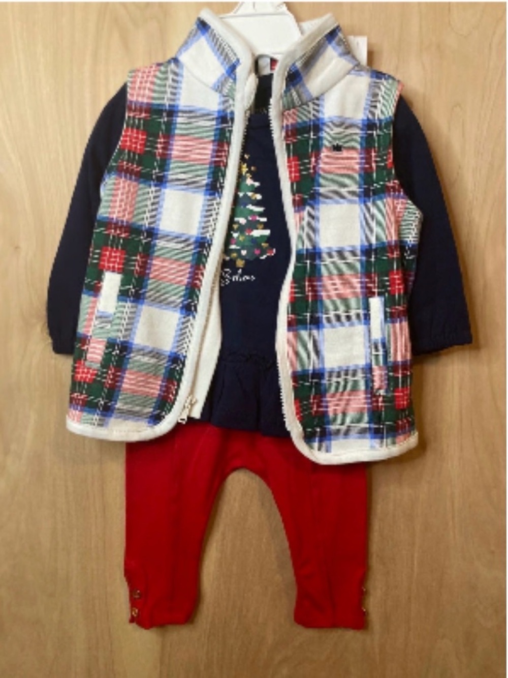 ⭐️ NWT ⭐️ Crown and Ivy Kids Christmas Quilted Vest, Shirt and Pants Set Size 2t